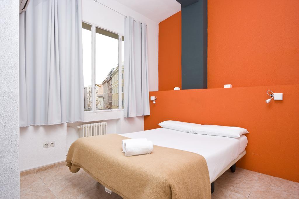 Hostel Euromadrid Pokoj fotografie